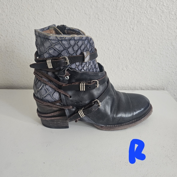 Freebird by Steven Black Leather Ankle Boots - Picture 10 of 13